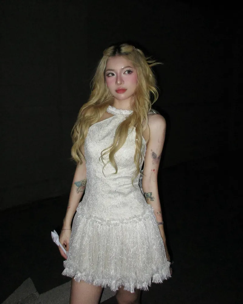 Bùi Thảo Ly trên Instagram.