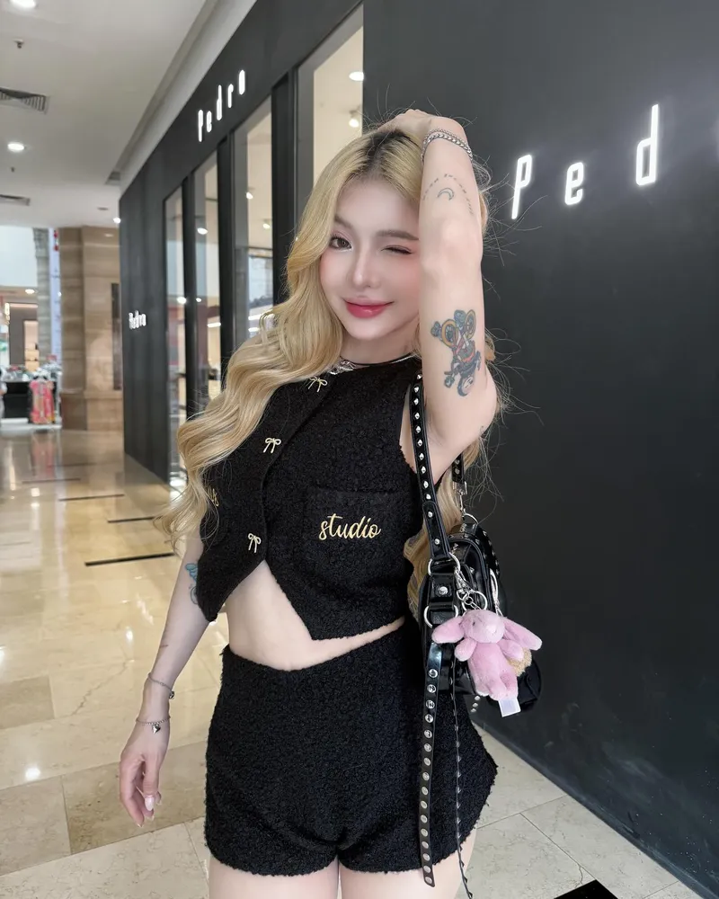 Instagram Bùi Thảo Ly thu hút.