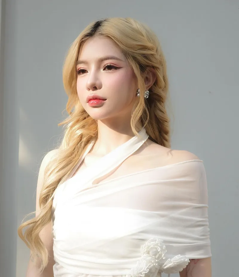 Ảnh mới trên Instagram Bùi Thảo Ly.