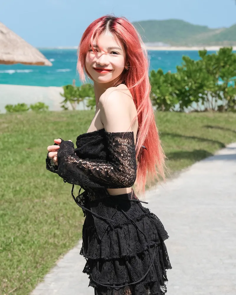 Ciin Bùi Thảo Ly nổi bật.