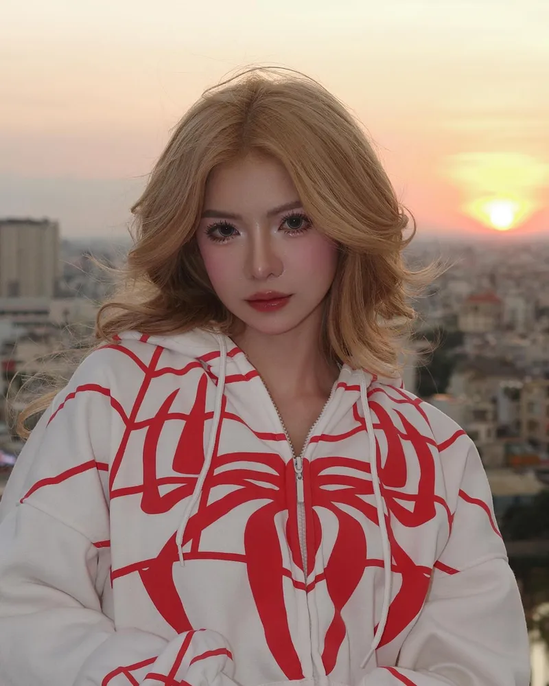 Ciin Bùi Thảo Ly giản dị nhưng nổi bật.