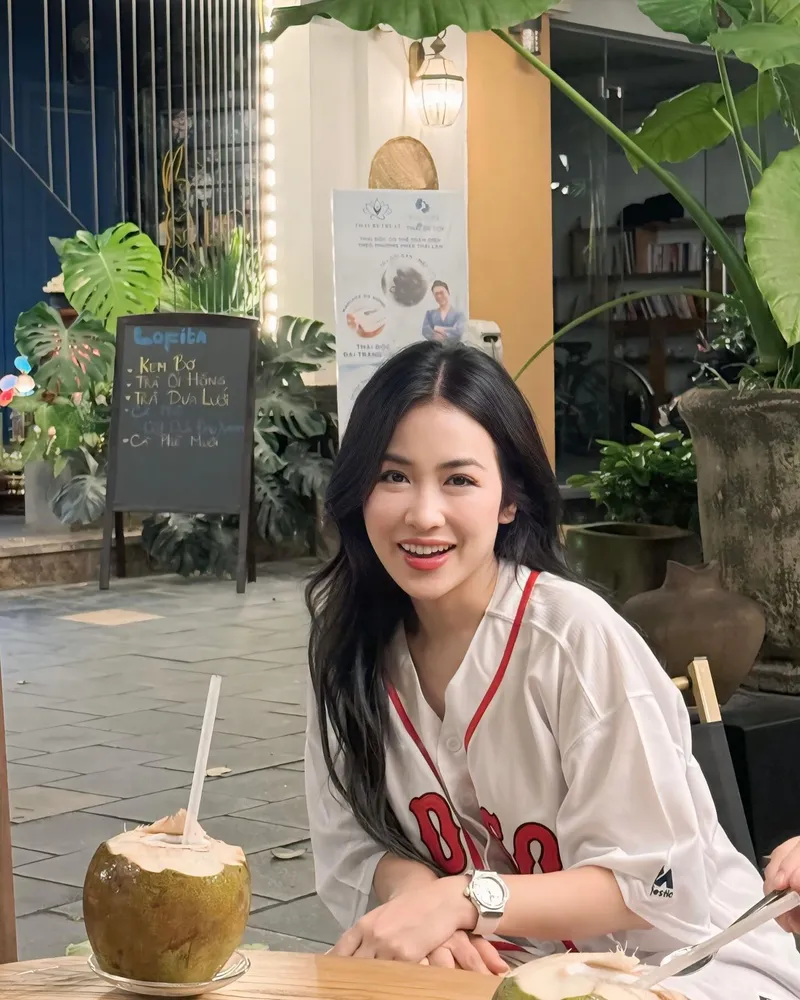 Ảnh DJ Trang Moon xinh tươi tắn