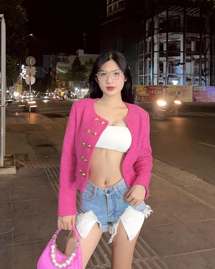 Tải ảnh gái xinh đeo kính mới nhất