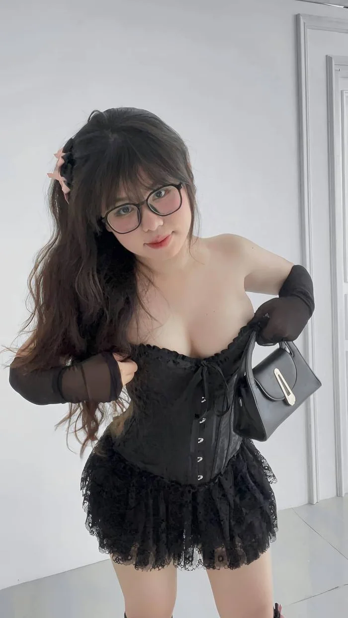 gái xinh váy ngắn Äen cá tÃnh