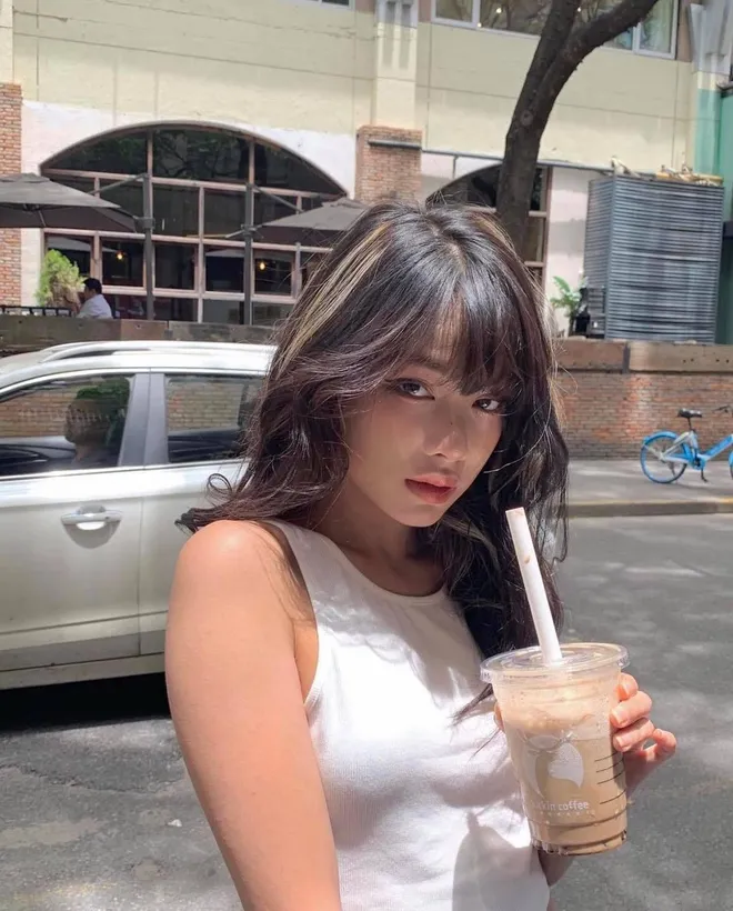 Hình ảnh nữ đẹp ngầu với thần thái cuốn hút