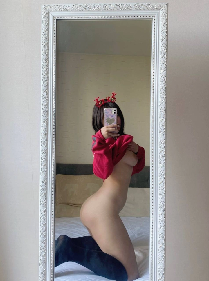 ảnh gái xinh vếu to tự sướng