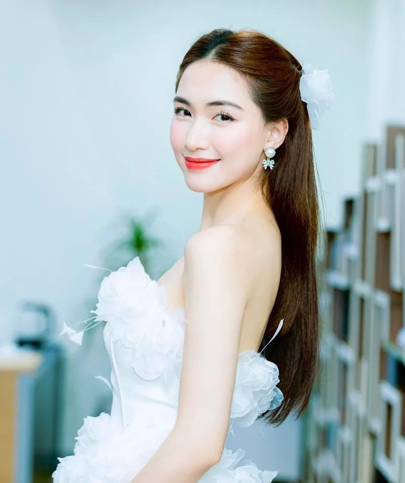 Hòa Minzy thể hiện vẻ đẹp