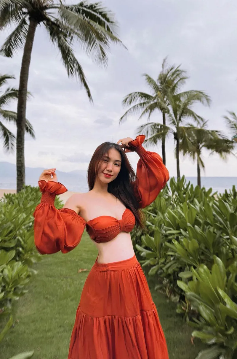 Ảnh Hòa Minzy xinh đẹp và sexy