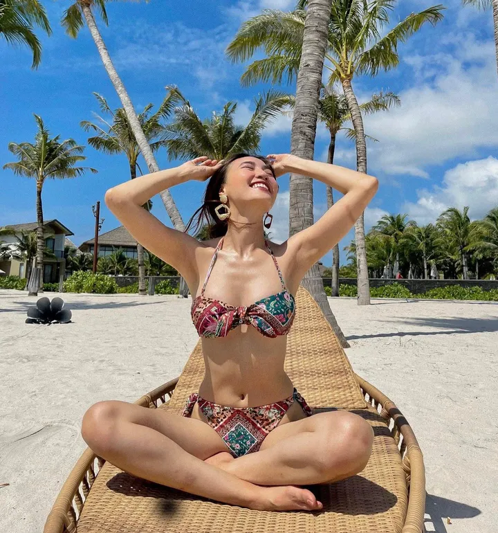 Đường cong body quyến rũ khó rời mắt