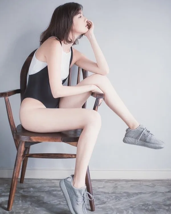 Hải Tú làm dậy sóng CĐM mỗi lần tung ảnh nude