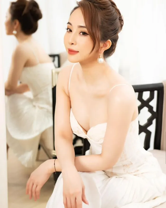 bộ ảnh quỳnh nga sexy cực kỳ cuốn hút trong bộ váy trắng