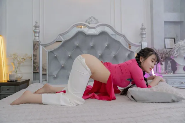 áo dài nude nóng bỏng