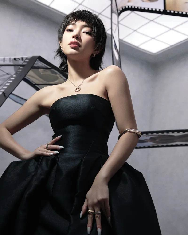 Châu Bùi nude vú căng