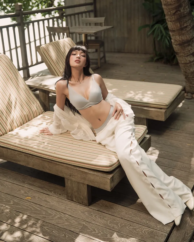 Châu Bùi nude rạo rực