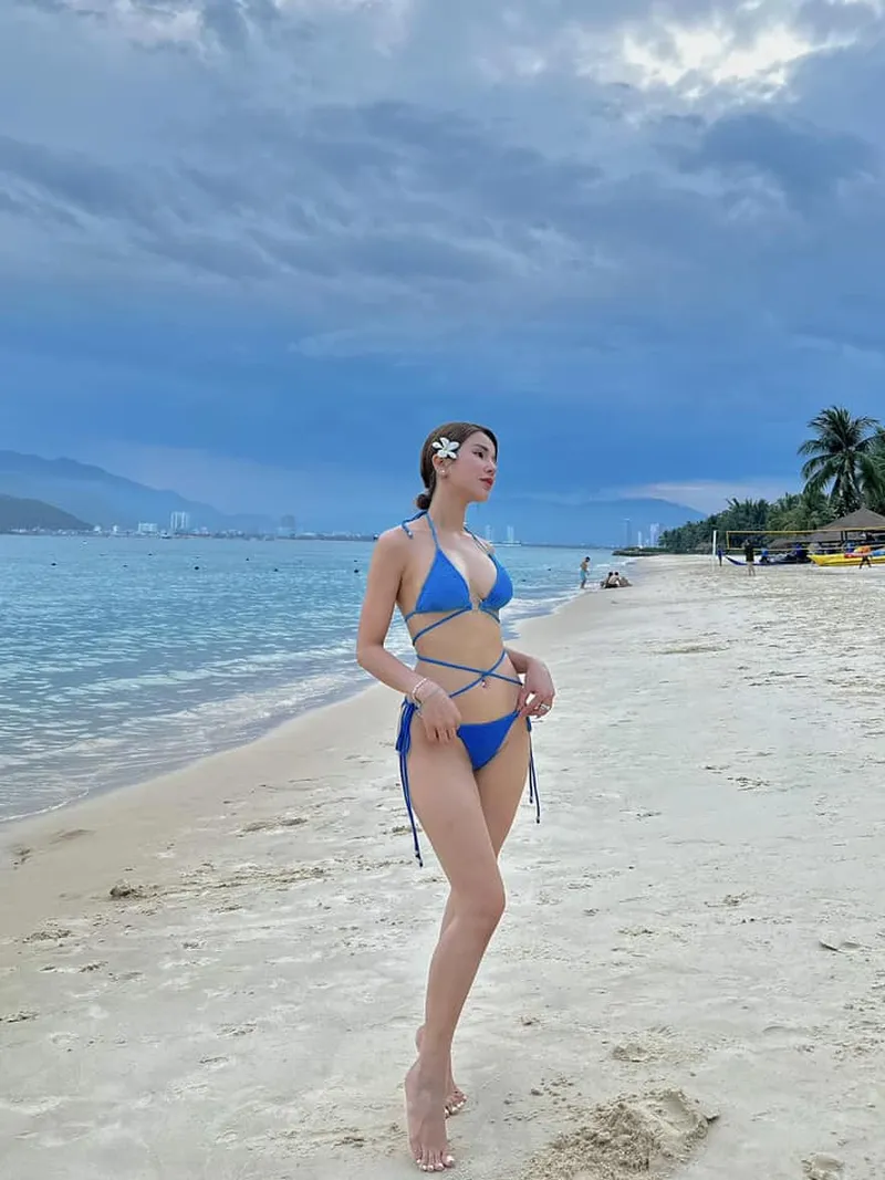 Diệp Lâm Anh khoe body cực sexy khiến bao chàng mê mẩn