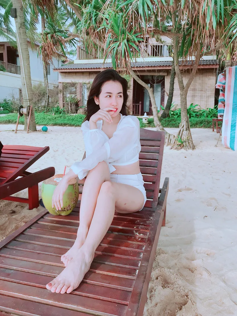 ảnh DJ Trang Moon bikini ấn tượng