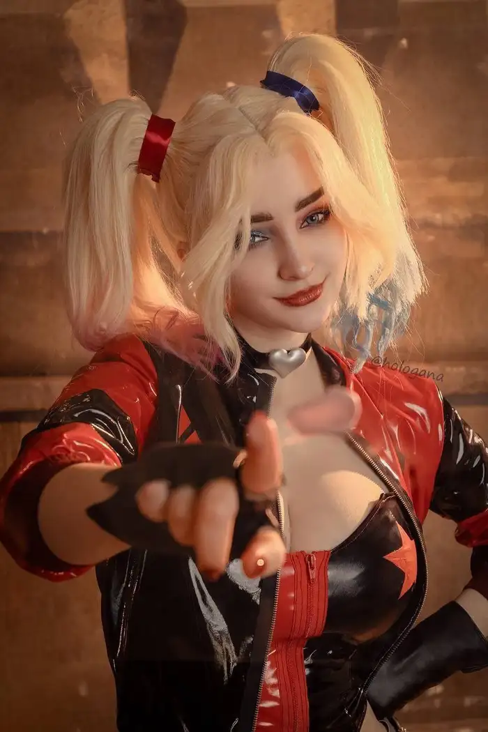 Gái xinh cosplay Harley Quinn cực cá tính, sexy