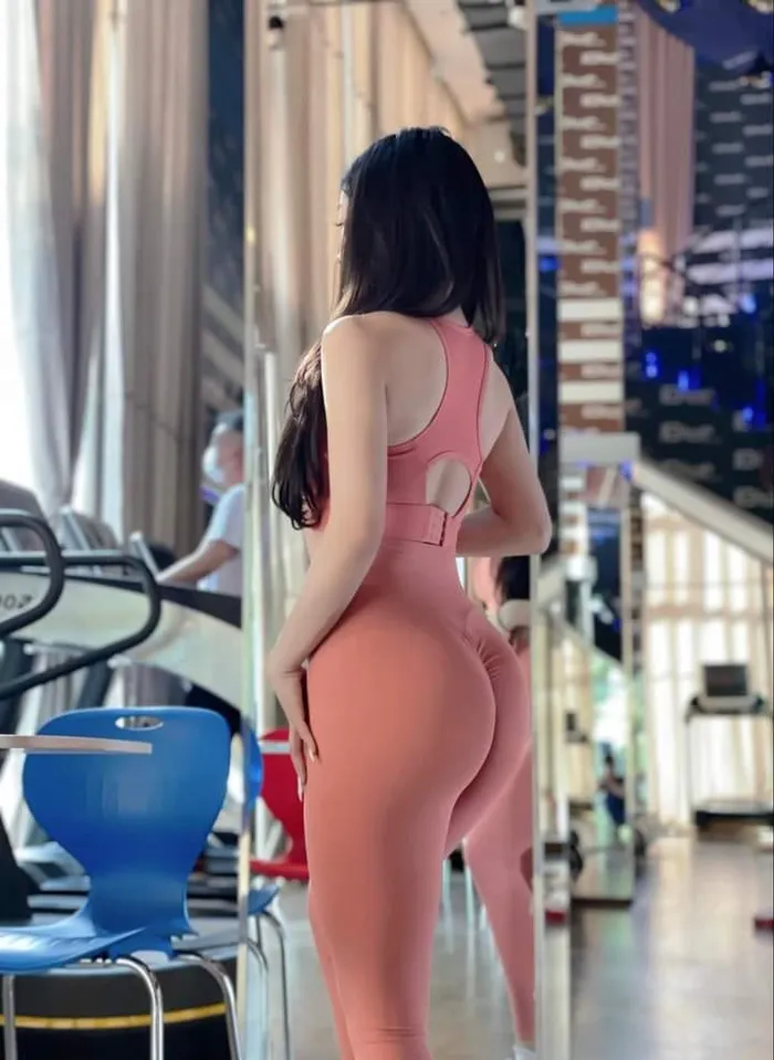 Cặp mông bự mà anh em nào cũng muốn được dí