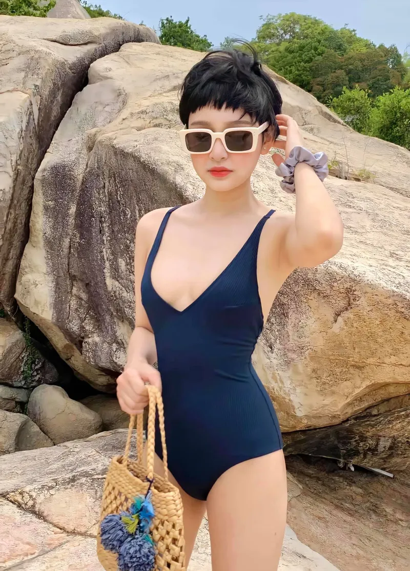 Phong cách dễ thương ngọt ngào của Hiền Hồ