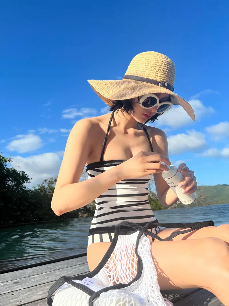 Nhìn thân hình gợi cảm của Hiền Hồ khiến anh em thi nhau quay tay