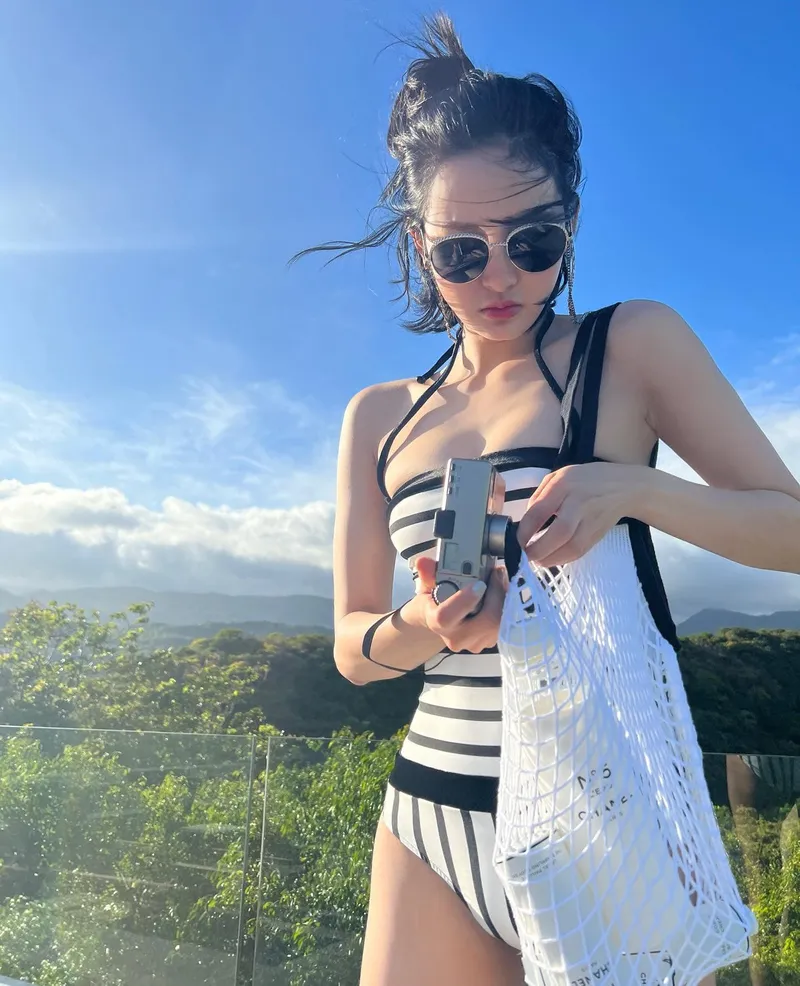 Vẻ xinh đẹp dễ thương khó cưỡng của Hiền Hồ