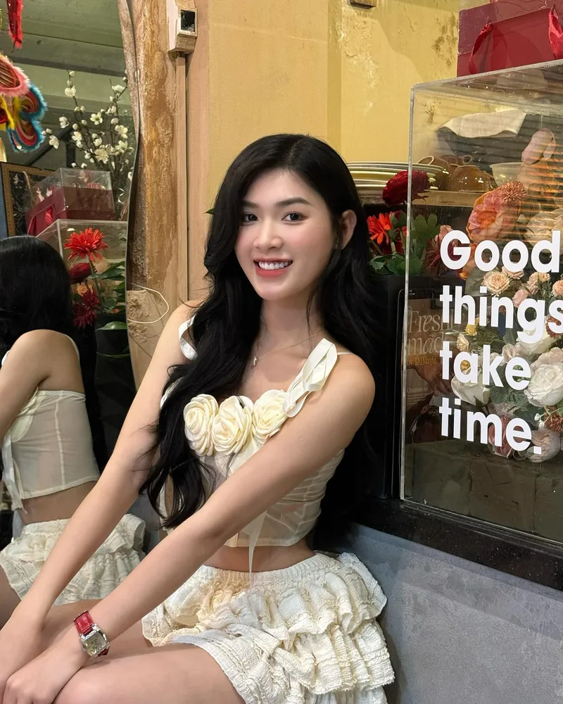 Hình nền điện thoại 4K cô gái xinh