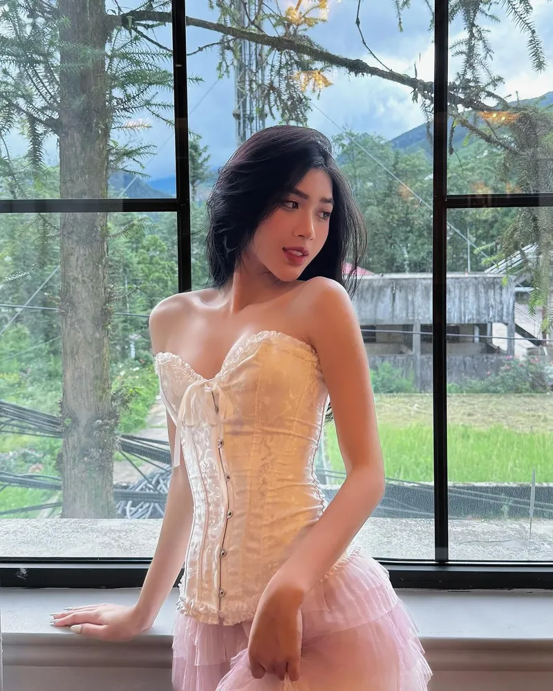 Hình nền 4K gái xinh cho máy tính