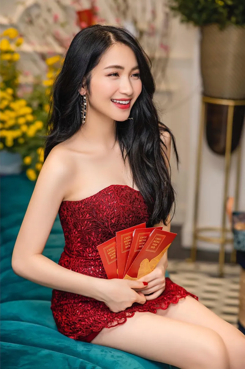 Hòa Minzy gợi cảm trong bộ ảnh