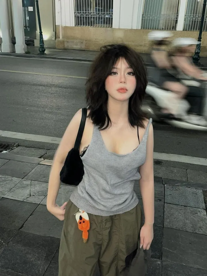 nữ sinh ngực khủng vú căng