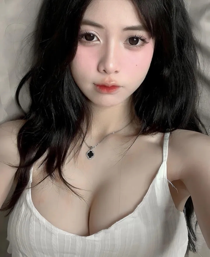 học sinh ngực to ngọt nước