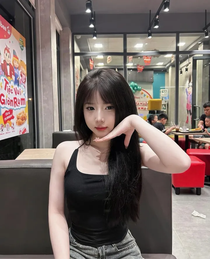 nữ sinh ngực khủng rạo rực