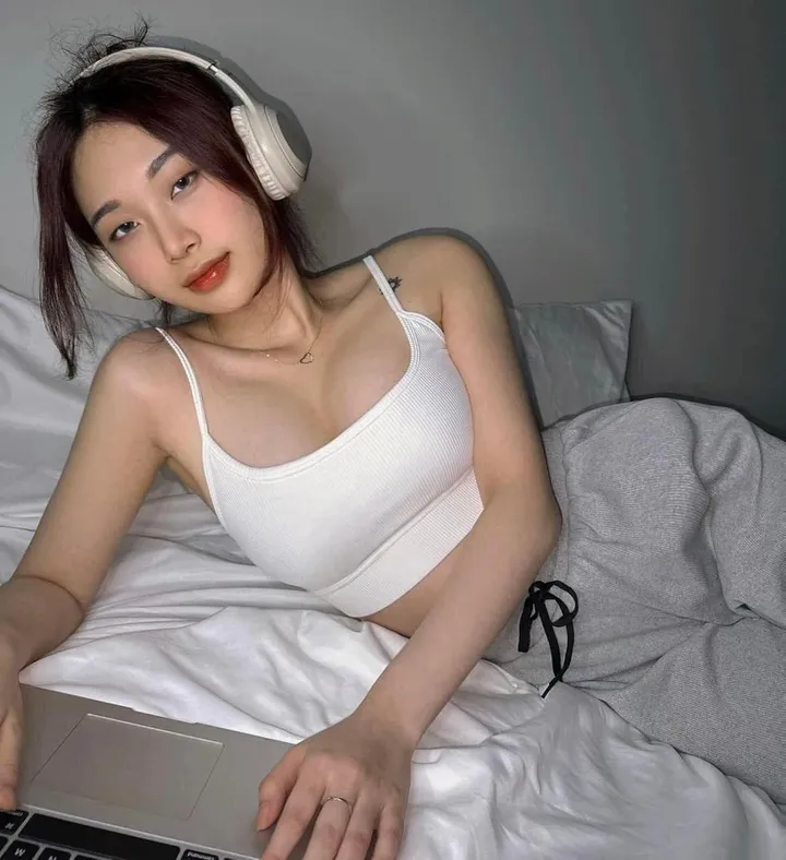 học sinh ngực to vú khủng