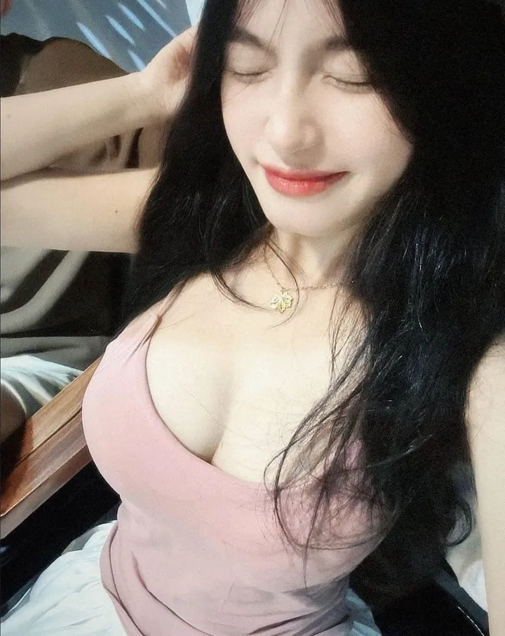 nữ sinh ngực khủng lộ hàng