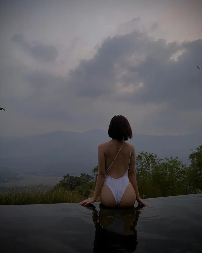 bộ ảnh huyền lizzie bikini đẹp miễn chê