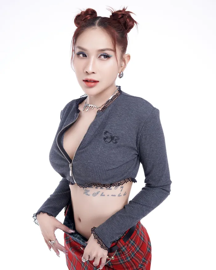 khả như nude nóng bỏng 18+