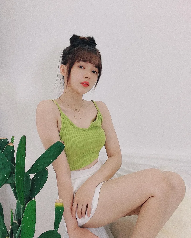 Bộ ảnh Lan Hương FAPtv bikini khiến fan trầm trồ