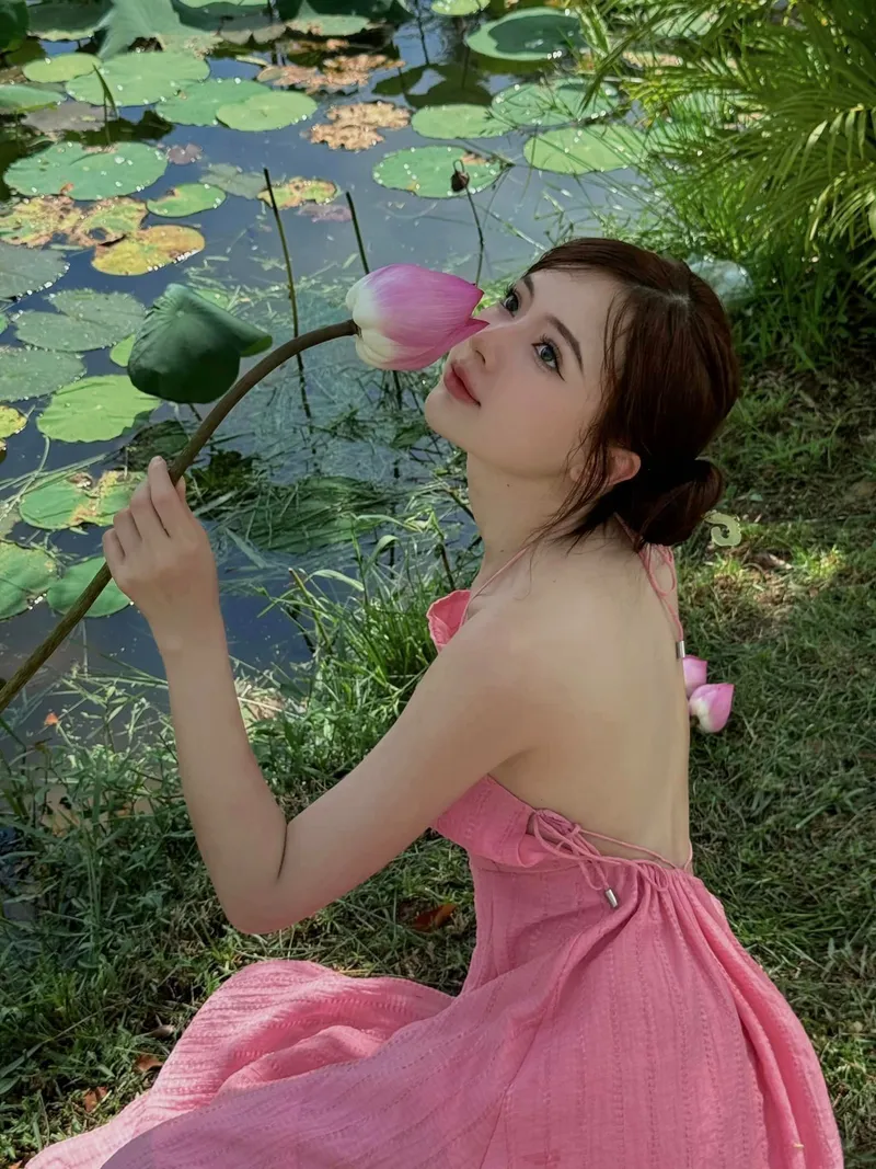 Lan Hương FAPtv bikini tươi trẻ và cuốn hút