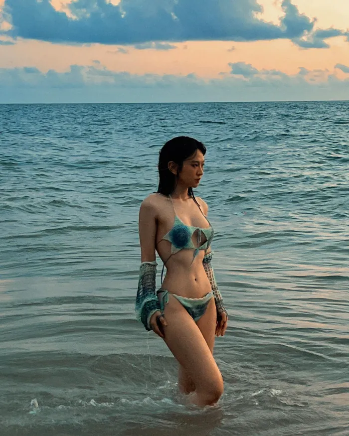 ảnh lê bống mặc bikini len siêu mỏng với vóc dáng cực nuột