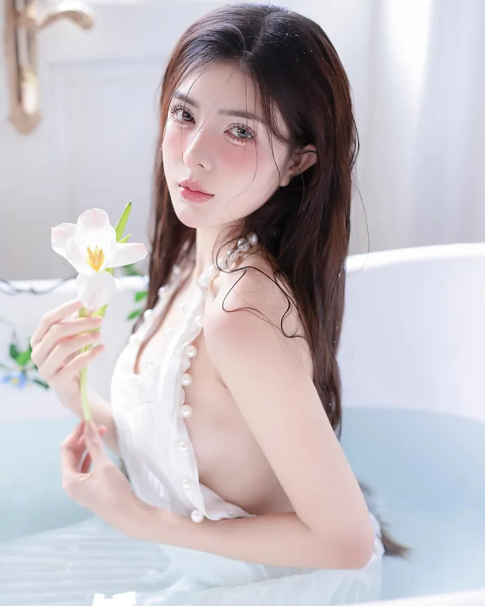 hot girl lilly luta bán nude