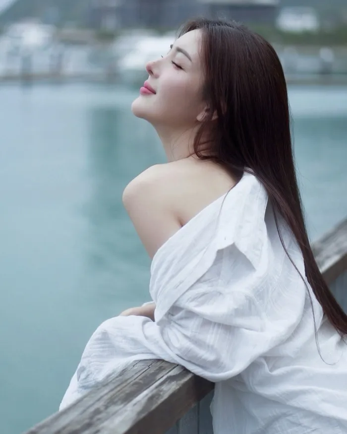 lilly luta nude lộ hàng