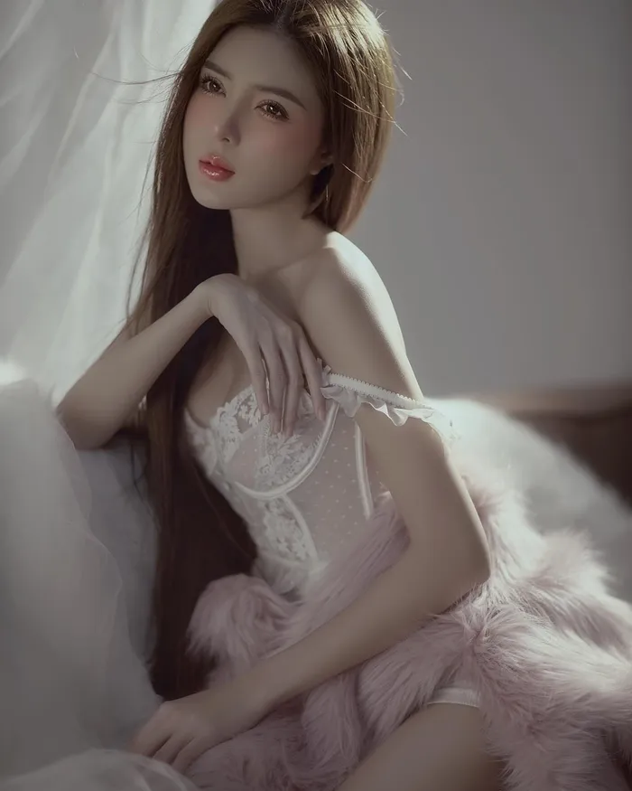 hot girl lilly luta ngực khủng