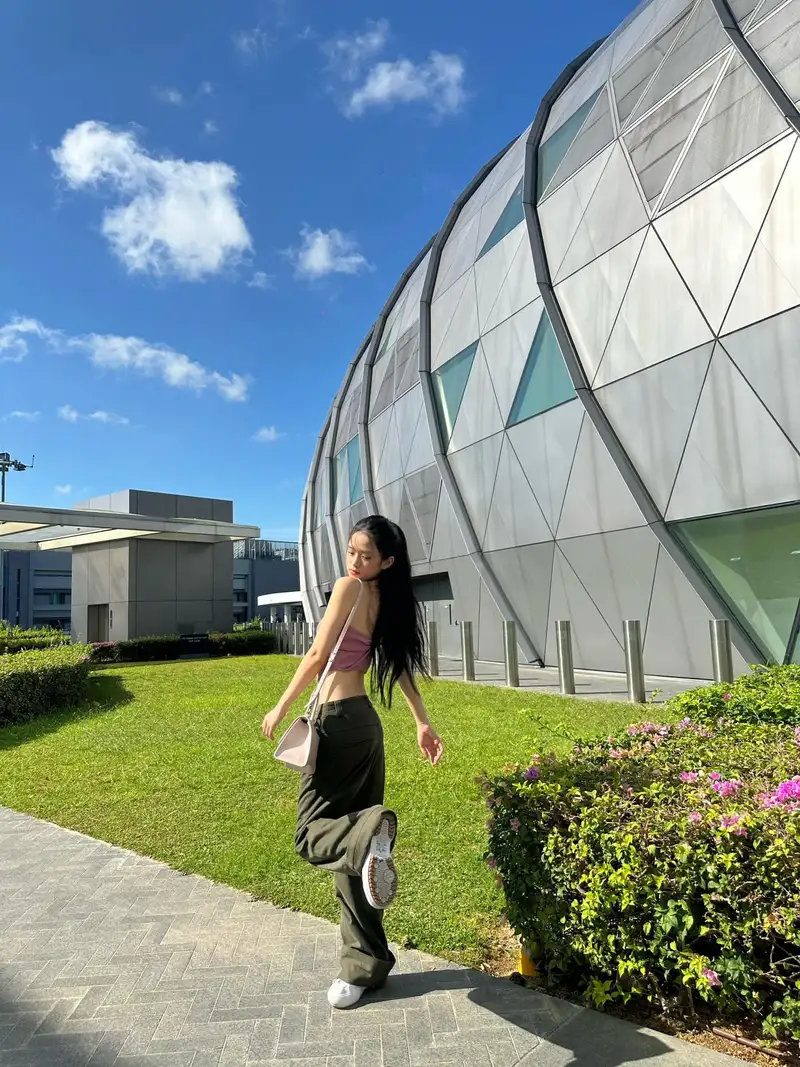 Linh Ka cute nhỉ nhảnh tuổi 23