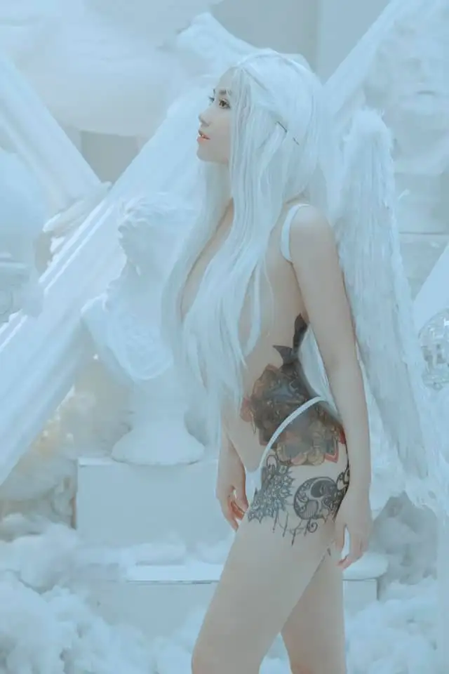 Ảnh sex của Linh Miu đang khoác trên mình bộ cánh trắng đẹp đến điên người