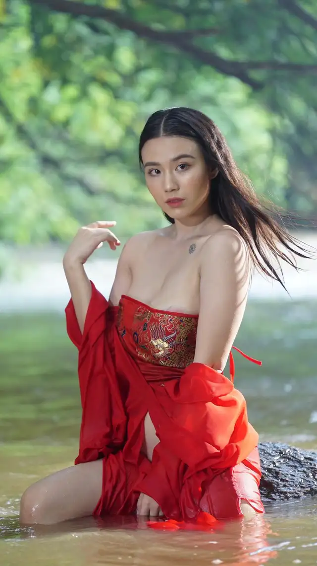 Nude Linh Miu mang chút phong cách cổ đại chút phá cách thật gợi cảm