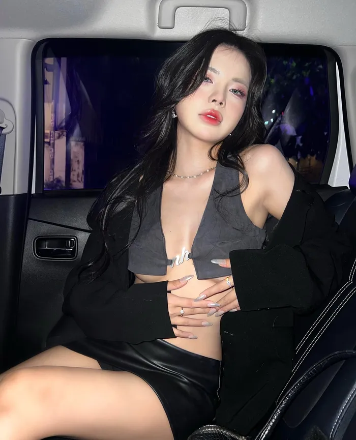 ành cô nàng mai dora diện bộ váy hở ngực cực bạo