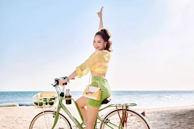 Miu Lê sexy trong từng khung hình