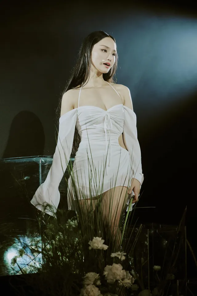 Miu Lê vá»i phong cách gợi cảm