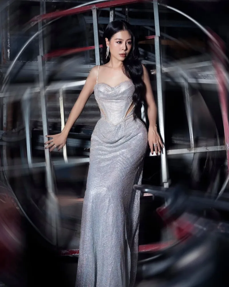 Nam Thư nude quyến rũ