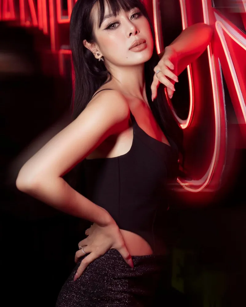 Nam Thư nude khỏa thân