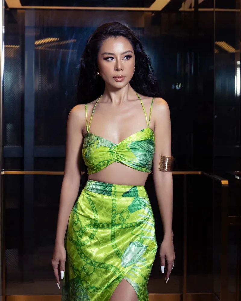 Nam Thư sexy dâm dục